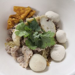 ก๋วยเตี๋ยวหมูต้มยำสูตรมะนาว ปูกะต๋อง
