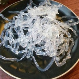 เส้นแก้วลวก