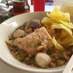 ก๋วยเตี๋ยวหมูต้มยำ  ศาลายา