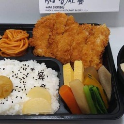 ไก่ชุบเกล็ดขนมปังทอดเบนโตะ