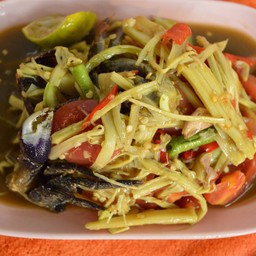 ส้มตำหน่อไม้
