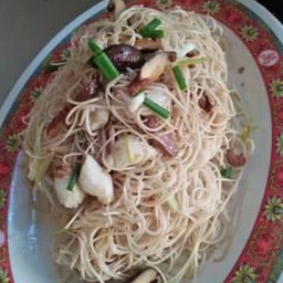 หมี่ผัดฮ่องกง 100บ.