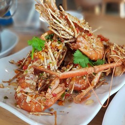 กุ้งแม่น้ำผัดพริกเกลือ