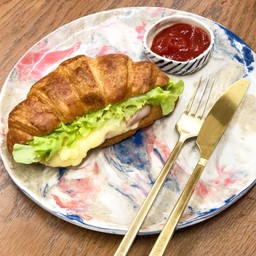 ครัวซองแฮมชีส