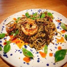 สปาเกตตี้พริกเผาโหระพากุ้ง