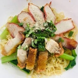 ราชาบะหมี่เกี้ยวเฮงๆ ก่อนถึงเซเว่นแรก วัดสังฆทาน