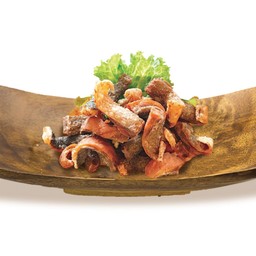 Y10 ยำหนังปลาแซลมอนกรอบ