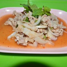 ลาบหมู+ผ้าขี้ริ้วดำ