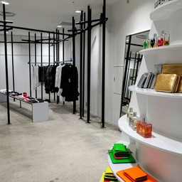 COMME des GARCONS