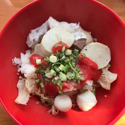 ก๋วยเตี๋ยว 2 เกลอ “ว.ว.”