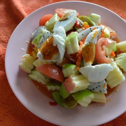 ตำผลไม้รวมไข่เค็ม
