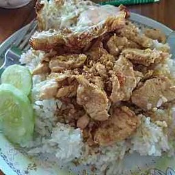 หมูกระเทียม