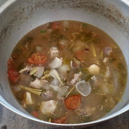 น้ำเงี้ยวป้าเครือสี่แยกแพนเฮ้าท์