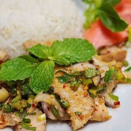 นำ้ตกเนื้อราดข้าว