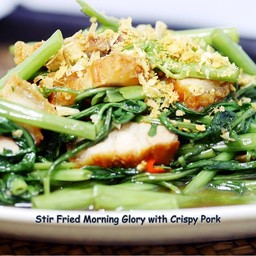 ผัดผักบุ้งหมูกรอบ