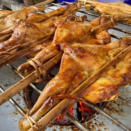 ไก่ย่างเขาสวนกวาง by เอิร์ท