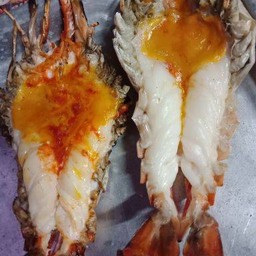 เฮียอ้วน หอยสด หน้า7-11ซอยเจริญพัฒนา