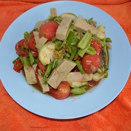 ส้มตำถั่วหมูยอ