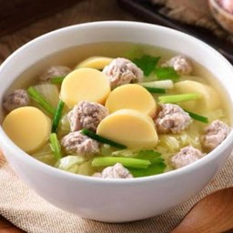 แกงจืดเต้าหู้หมูสับผักกาดขาว