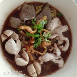 เตี๋ยวน้ำตก หมูรวม