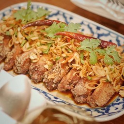 ยำตะไคร้ปีกไก่ทอด