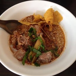 ก๋วยเตี๋ยวต้มยำกระดูกตุ๋น