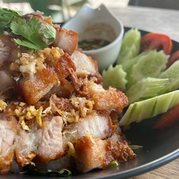 หมูสามชั้นทอดน้ำปลา