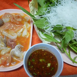 หมู+ปลาหมึกจุ่ม