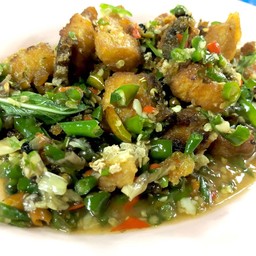 ปลากระพงผัดฉ่า