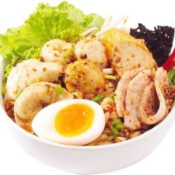 ก๋วยเตี๋ยวลูกชิ้นปลา ง้วนหลังวัง  ( สีลม) เซ็นทรัล ทาวเวอร์ สีลม