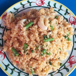 รั้วไม้ใผ่อาหารตามสั่ง ต้มเครื่องในวัว