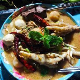 เจ้ปราง ขนมจีนบุฟเฟ่ต์ผัก