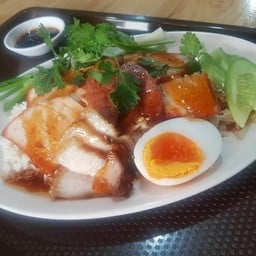 ข้าวหมูแดง