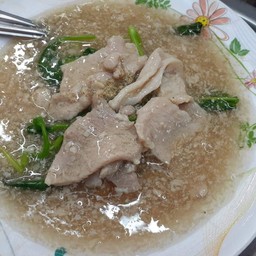 ราดหน้ายอดผักหมูหมัก พิเศษ