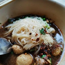 ก๋วยเตี๋ยวเรืออนุสาวรีย์ชัยฯ