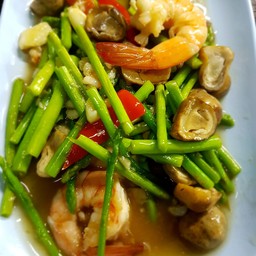 ผัดหน่อไม้ฝรั่ง