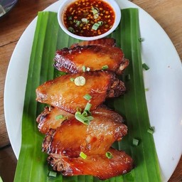 ปีกไก่เยิ้ม