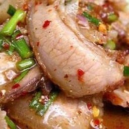 น้ำตกคอหมูย่าง
