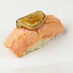 แซลมอนเบิร์นฟัวกราส์