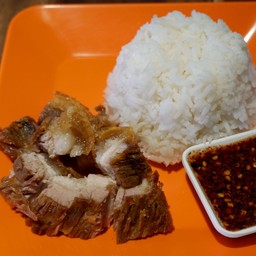 ข้าวหมูกรอบ-จิ้มแจ่ว