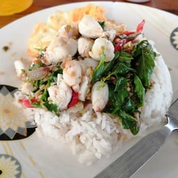 ก๋วยเตี๋ยวจันทร์รุ่ง