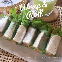 สลัดโรลหมูยอ