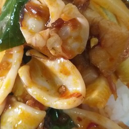 ข้าวราดผัดพริกเผา หมึก