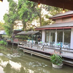 บริการห้องละหมาด ห้องน้ำสะอาด ร้านสะอาด wifiฟรี