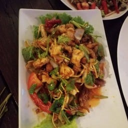 ยำสามกรอบ