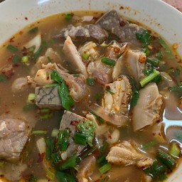 ต้มแซ่บเครื่องในวัว