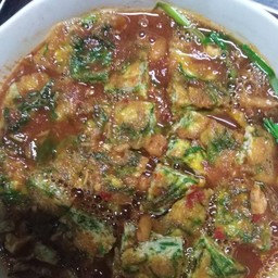 แกงส้มชะอมไข่