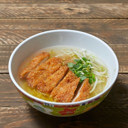 ก๋วยเตี๋ยวน้ำใสไก่ทอด