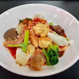 พงศ์ลูกชิ้นปลา พหลโยธิน 18/2 ซอยเฉยพ่วง จตุจักร