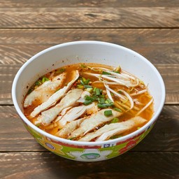 ก๋วยเตี๋ยวไก่น้ำต้มยำ